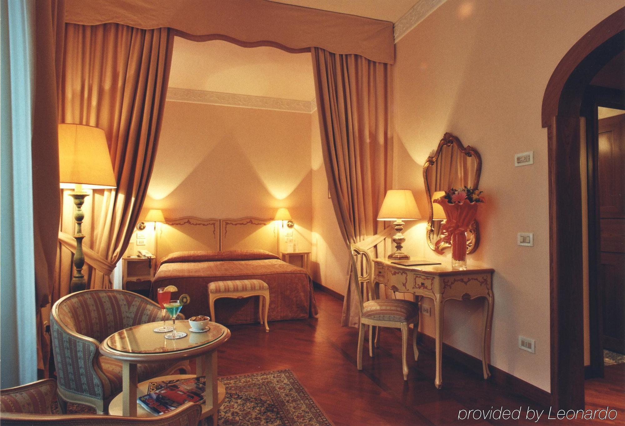 Hotel Pierre Florence Room photo